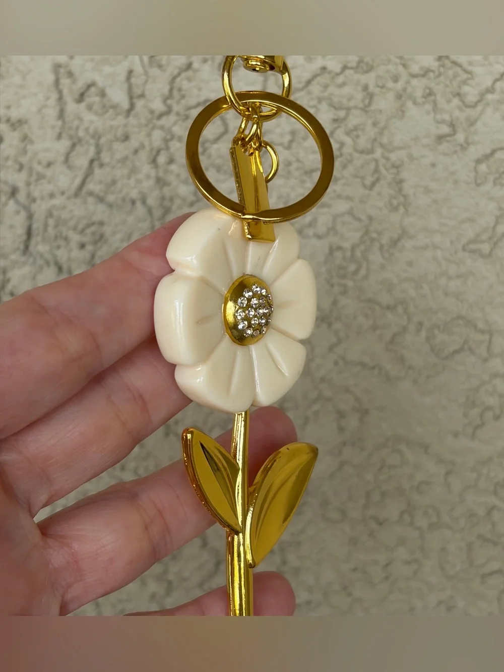 Floral Crystal Center Keychain Charm - Cream & Gold